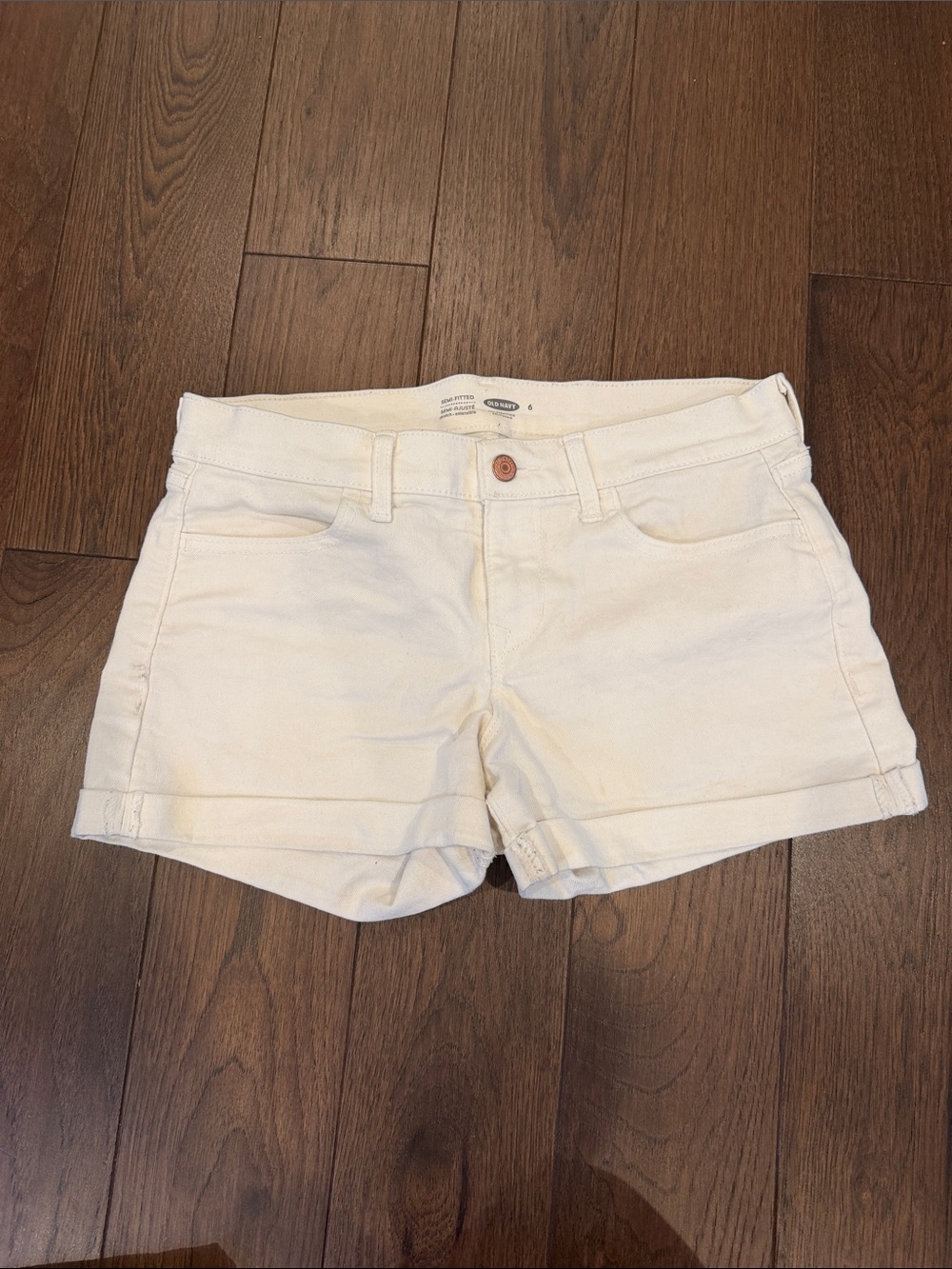 Old Navy White Denim Jean Semi Fitted Shorts Size 6 - C70-013